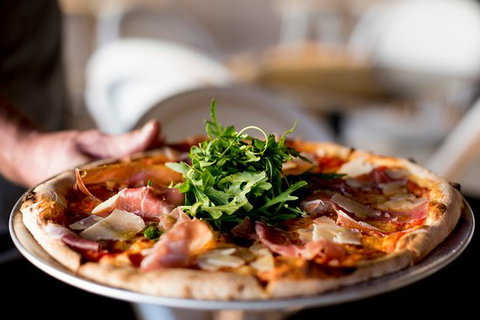 Rhonda's - Travel Agents 0