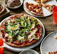 Crust Gourmet Pizza Bar Panania - Tourism Guide