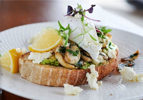 Albert & Moore - Travel Agents 0