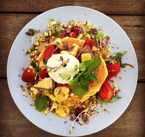 Albert & Moore - Travel Agents 4