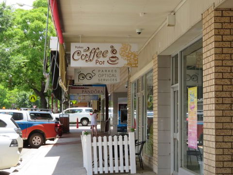 Parkes Coffee Pot - Cruises Travel 0