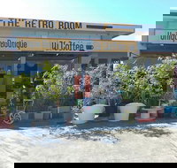 The retro room - Travel Agents