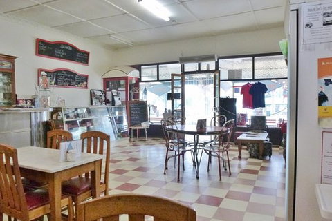 White Rose Cafe - Travel Agents 0