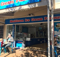 Huskisson ice cream parlour - Travel Agents