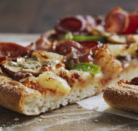 Domino's - Newton - Tourism Guide