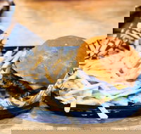 Oscy's Burgers - Cruises Travel