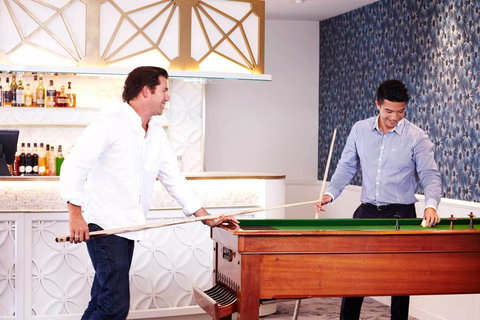 James Bull Bar - Travel Agents 0