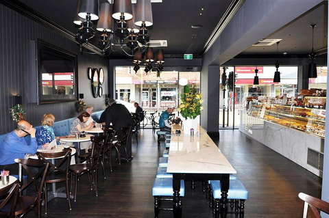 Laurent - Balwyn - Travel Agents 0