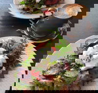 Little Sisto - Travel Search