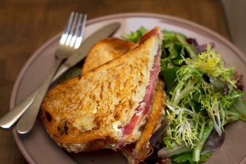 Le Peche Gourmand - Travel Search 2