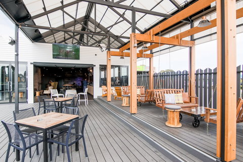 The Woodcroft Hotel - Travel Agents 1