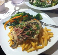 Mike's Grill The Royal Hotel - Tourism Guide