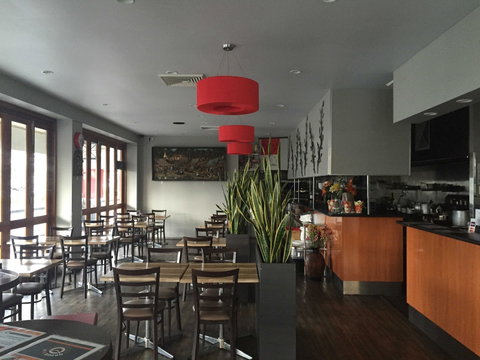 Busy Bee Takeaway & Cafe - Tourism Guide 0