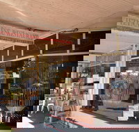 Uyen - Travel Agents