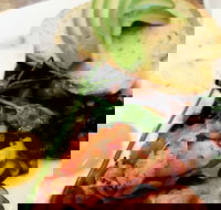 Benny's - Travel Search