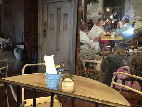 Glen Iris Pantry - Travel Agents 0