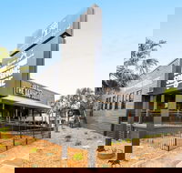 The Daring Squire - Travel Search