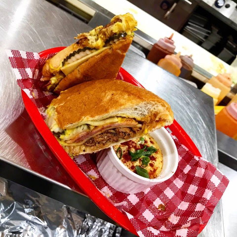 Elwood's Eatery - Tourism Guide 0