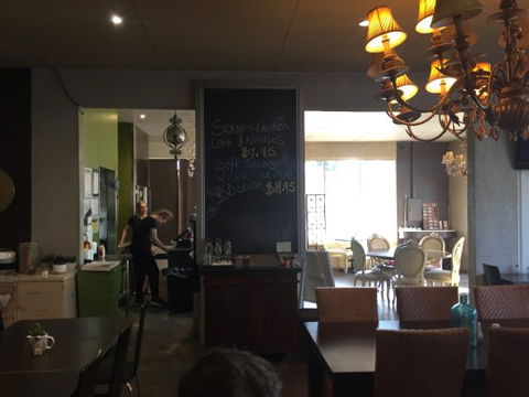 Moodi's Cafe - Cruises Travel 0