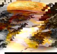 St. Burgs - Caroline Springs - Tourism Guide