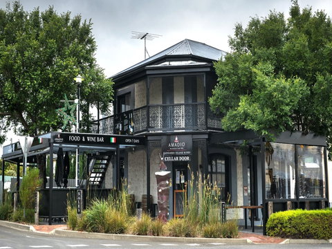 Amadio Wines Kangaroo Island Cellar Door - Travel Agents 0