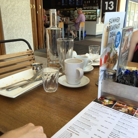 The Coffee Club - Grand Hotel - Gladstone - Tourism Guide 0