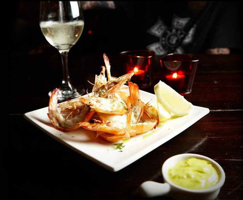 The Spanish Fly - Travel Agents 0