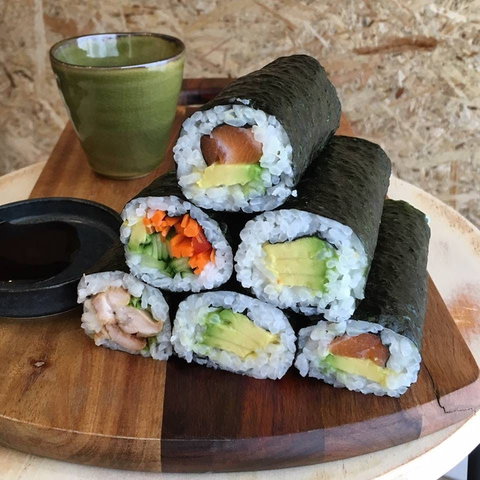 Rolls On Como - Travel Search 0