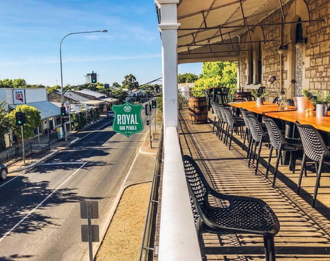Royal Oak Hotel Penola - Tourism Guide 1