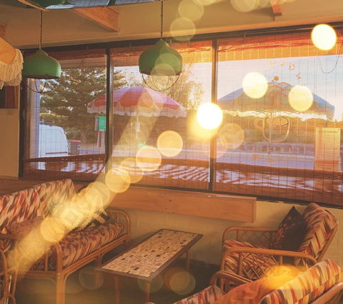 Single Fin Canteen And Goods - Travel Agents 1