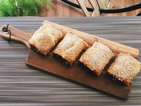 Jardine's Café - Travel Agents 2