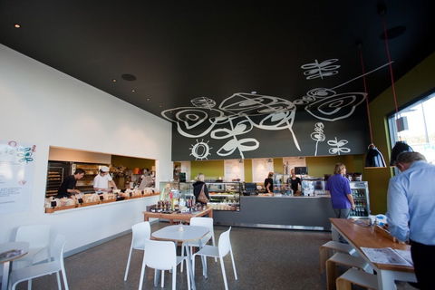 Breadd - Kingston - Travel Agents 0