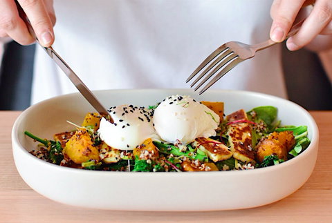 Miss Jones - Travel Agents 0