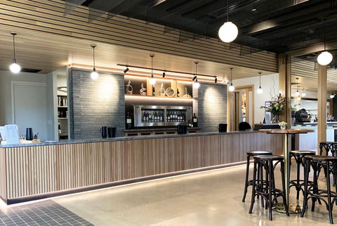 Pikes Wines - Travel Agents 1