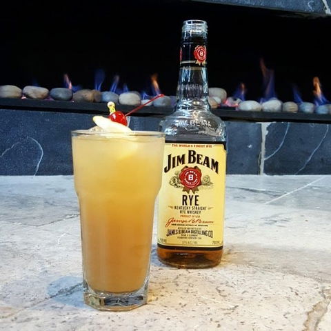 Level One Lounge - Travel Agents 0