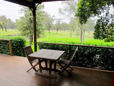 Petersons Wines On Broke Road - Cruises Travel 1