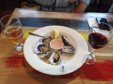 Saltshaker - Travel Search 0