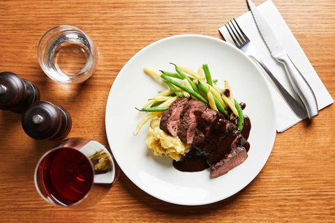 Canoe Canoe - Travel Agents 0