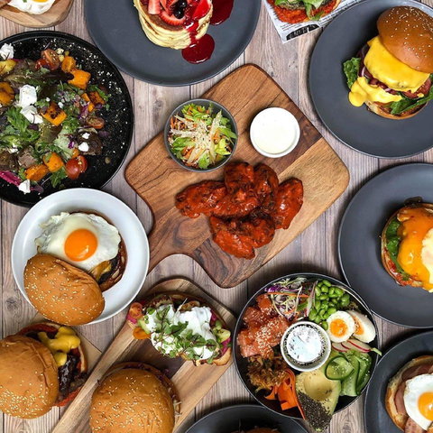 Dizy's - Travel Search 0