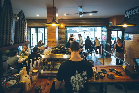 LV's On Clarence - Travel Agents 0