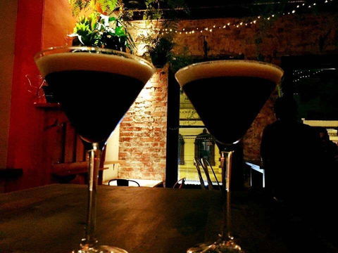 Mollie's Bar & Diner - Travel Search 0