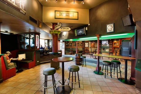 O'Malley's Irish Bar - Mooloolaba - Tourism Guide 0