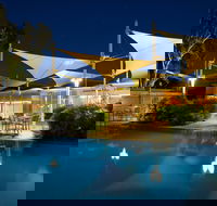 Pira Pool Bar - Cruises Travel
