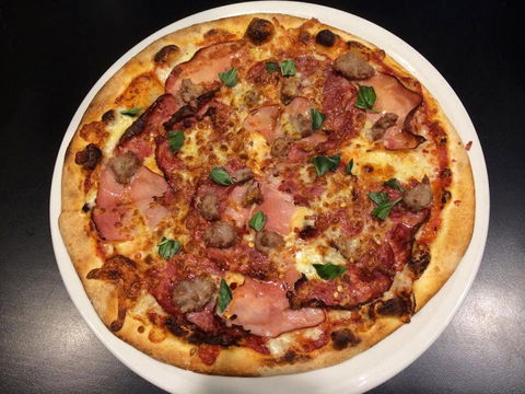 11 Inch Pizza Docklands - Travel Agents 0