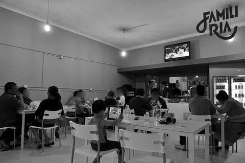 Famili Ria - Travel Agents 0