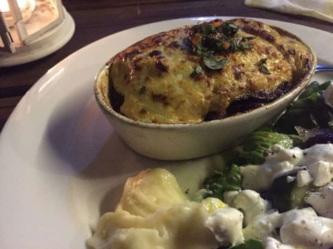 Lefty's Restaurant - Tourism Guide 0