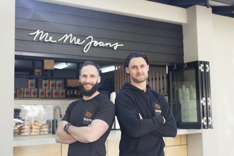 Me Me Joans - Travel Agents 0