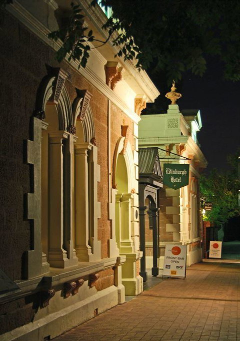 Edinburgh Hotel And Cellars - Tourism Guide 12