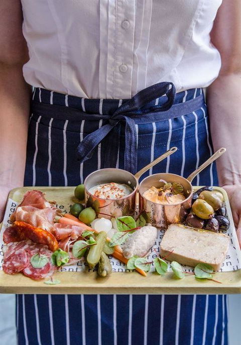 Sticky Fingers Pizzeria - Travel Search 4