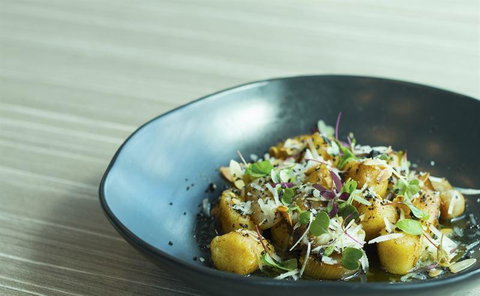 Cucina Locale Revolving Restaurant - Travel Agents 9